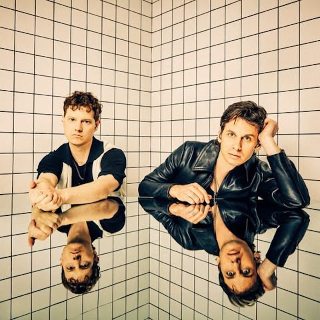 Foster The People 巡演使用 Vanguard V44S gen2