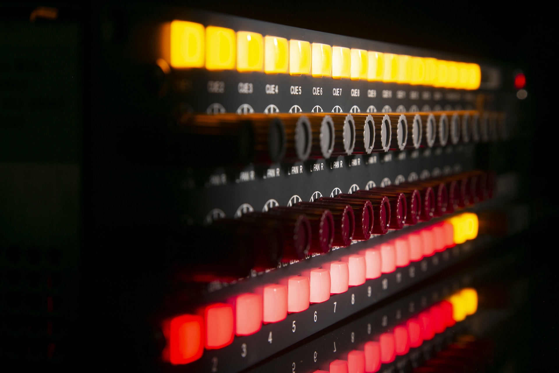 AMS Neve 8816 control detail